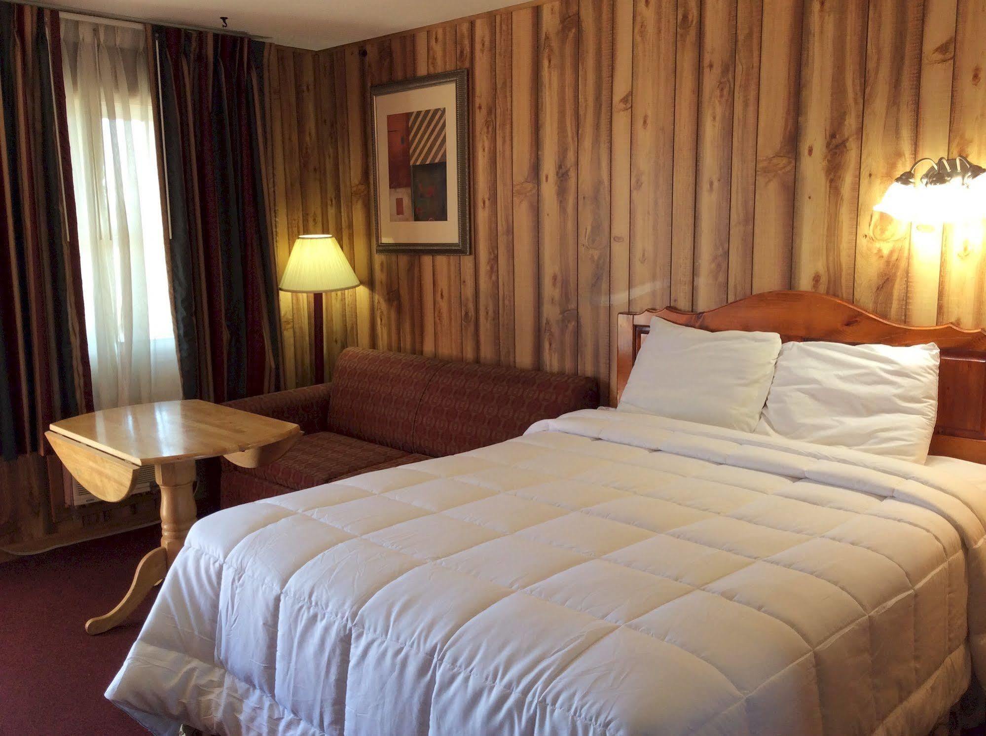 Country Inn - Licking Bagian luar foto
