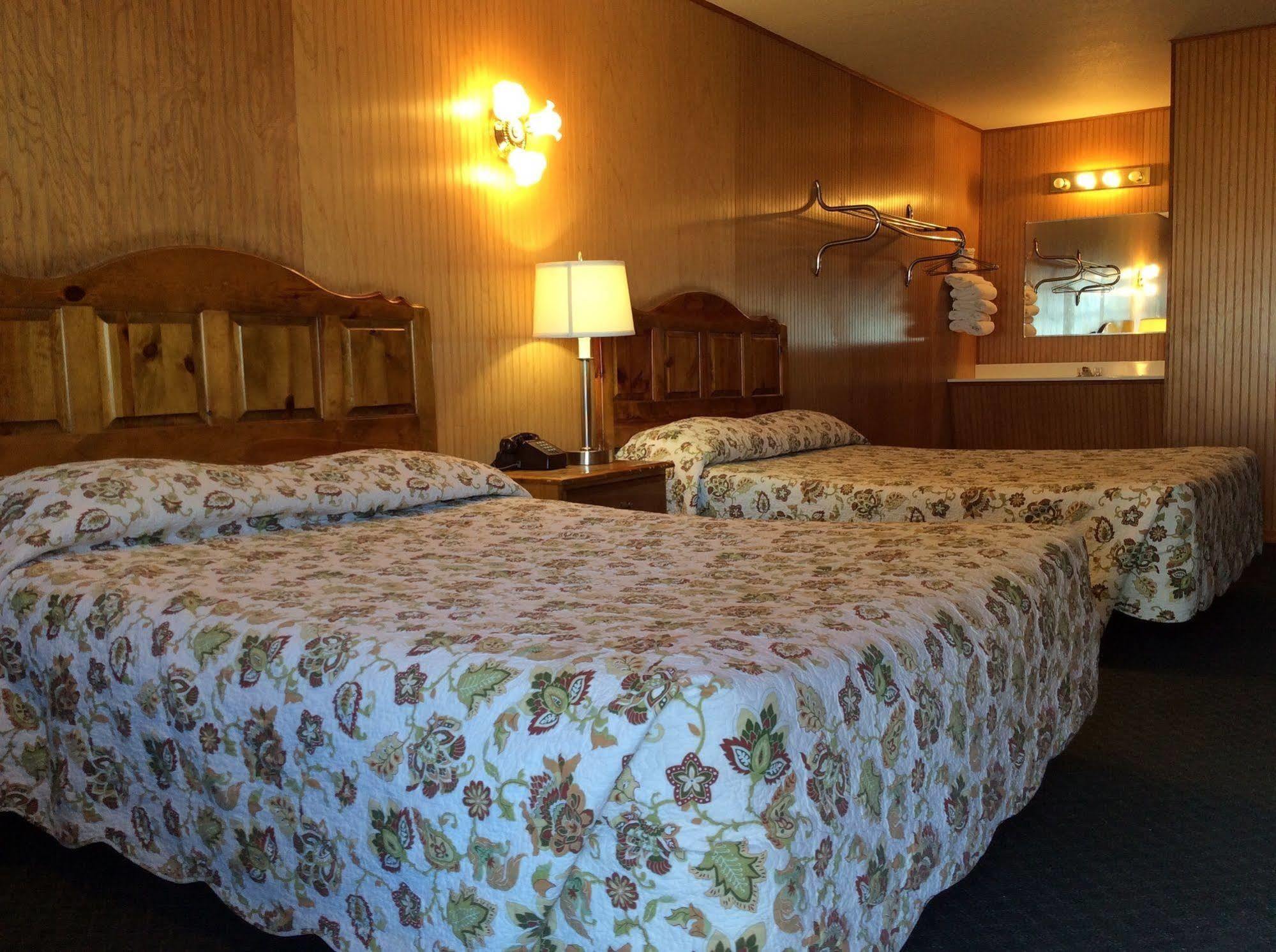 Country Inn - Licking Bagian luar foto